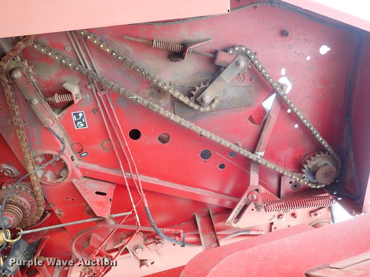 image for item FN9980 1997 New Holland 644 round baler