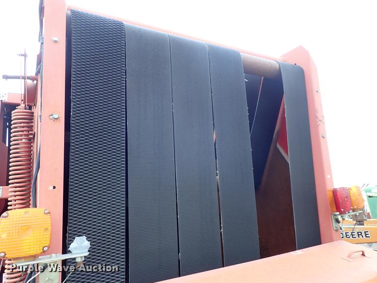 image for item FN9980 1997 New Holland 644 round baler