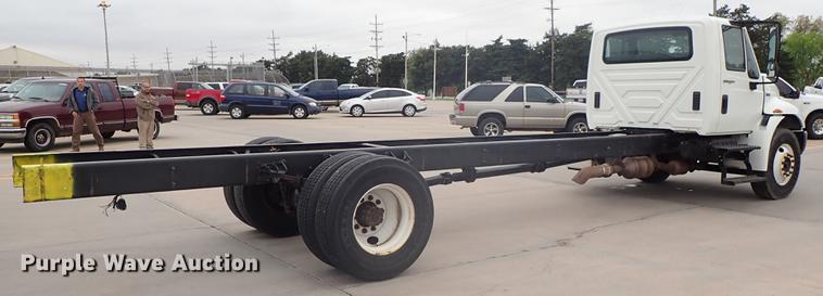 image for item FN9981 2014 International DuraStar 4300 truck cab and chassis