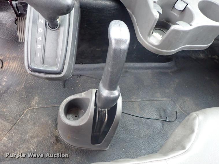 image for item FN9981 2014 International DuraStar 4300 truck cab and chassis