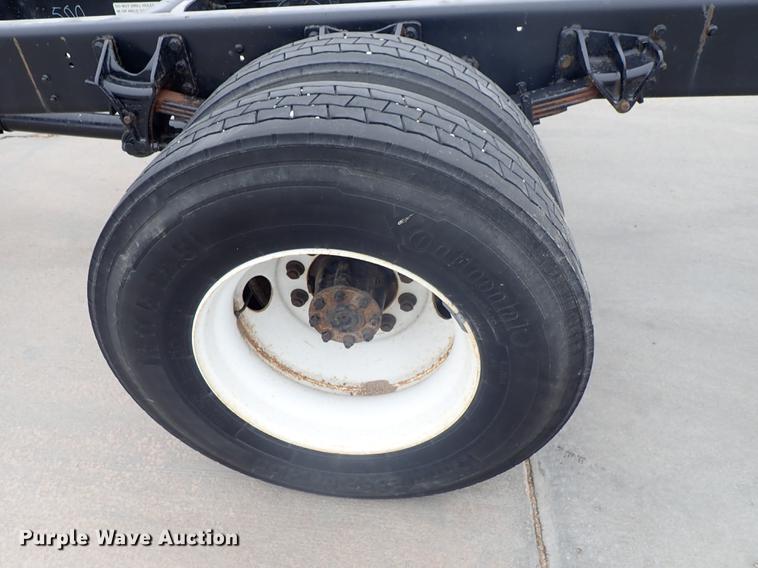 image for item FN9981 2014 International DuraStar 4300 truck cab and chassis