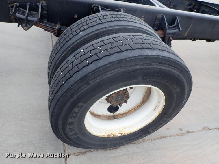 image for item FN9981 2014 International DuraStar 4300 truck cab and chassis