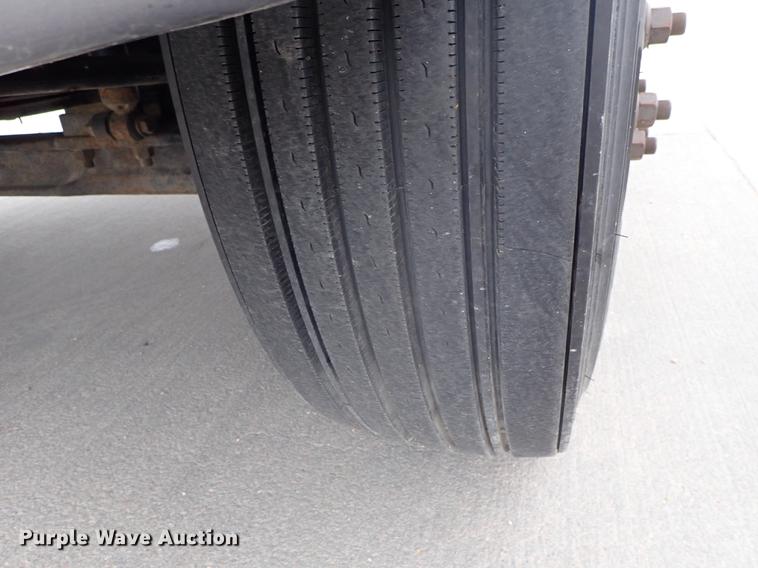 image for item FN9981 2014 International DuraStar 4300 truck cab and chassis