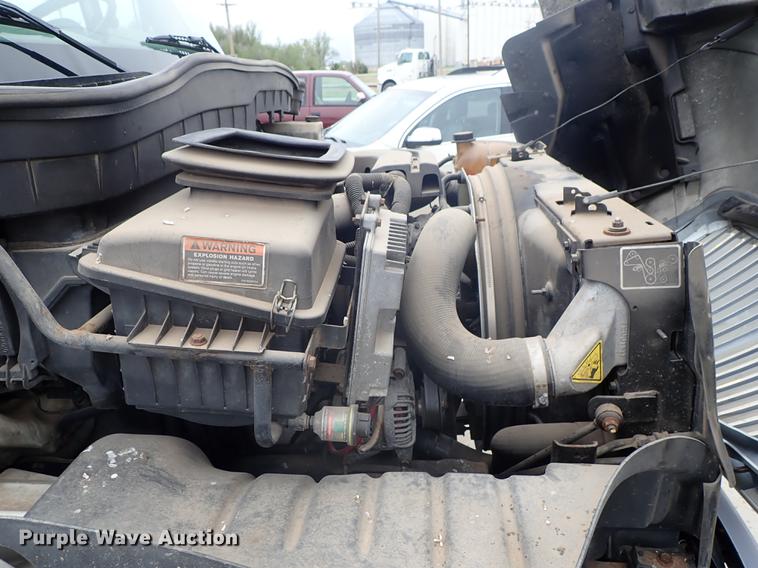 image for item FN9981 2014 International DuraStar 4300 truck cab and chassis