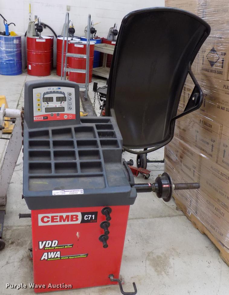 image for item FO9782 CEMB C71 wheel balancer