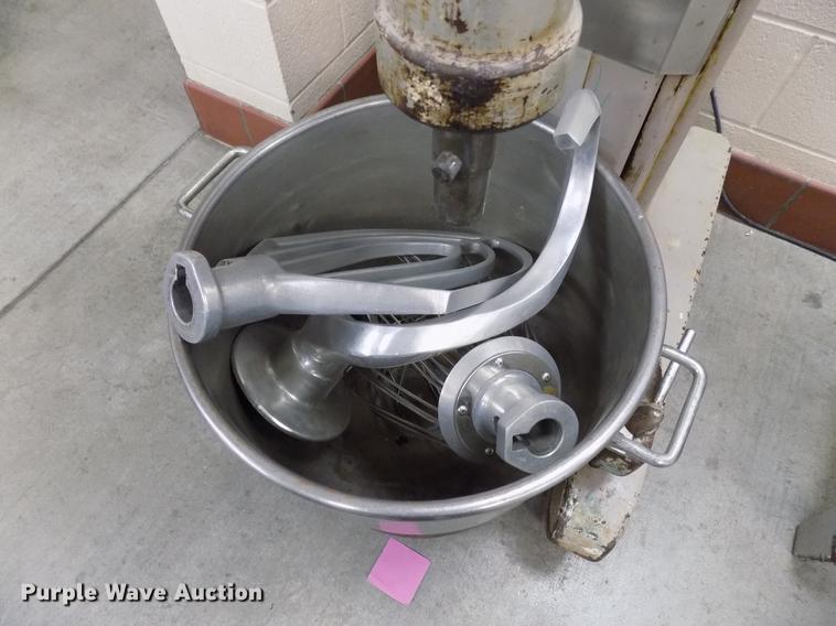 image for item FO9788 Hobart H-600T mixer