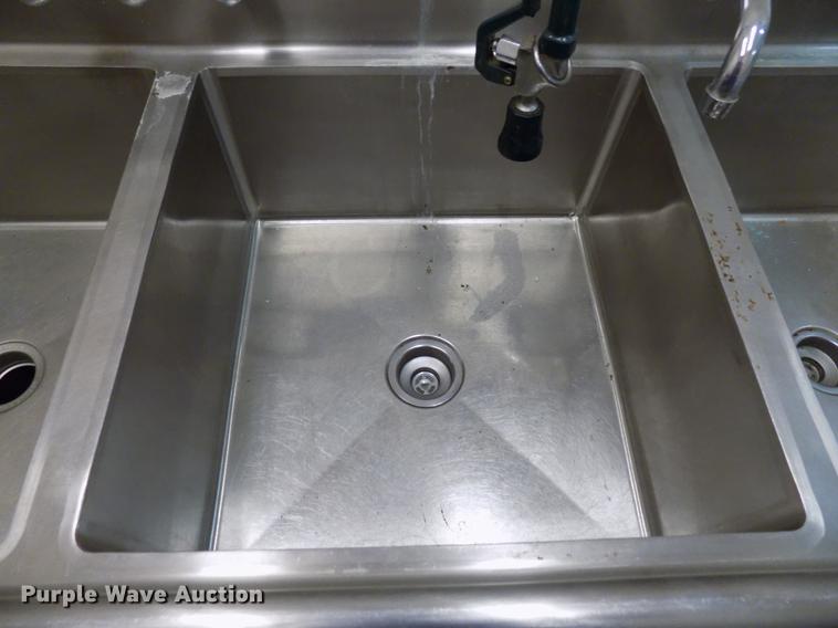 image for item FO9789 Three bowl sink