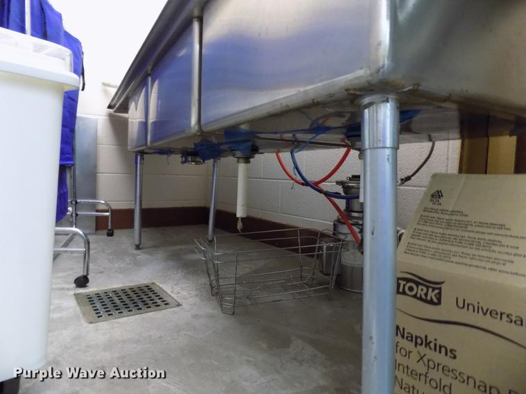 image for item FO9789 Three bowl sink