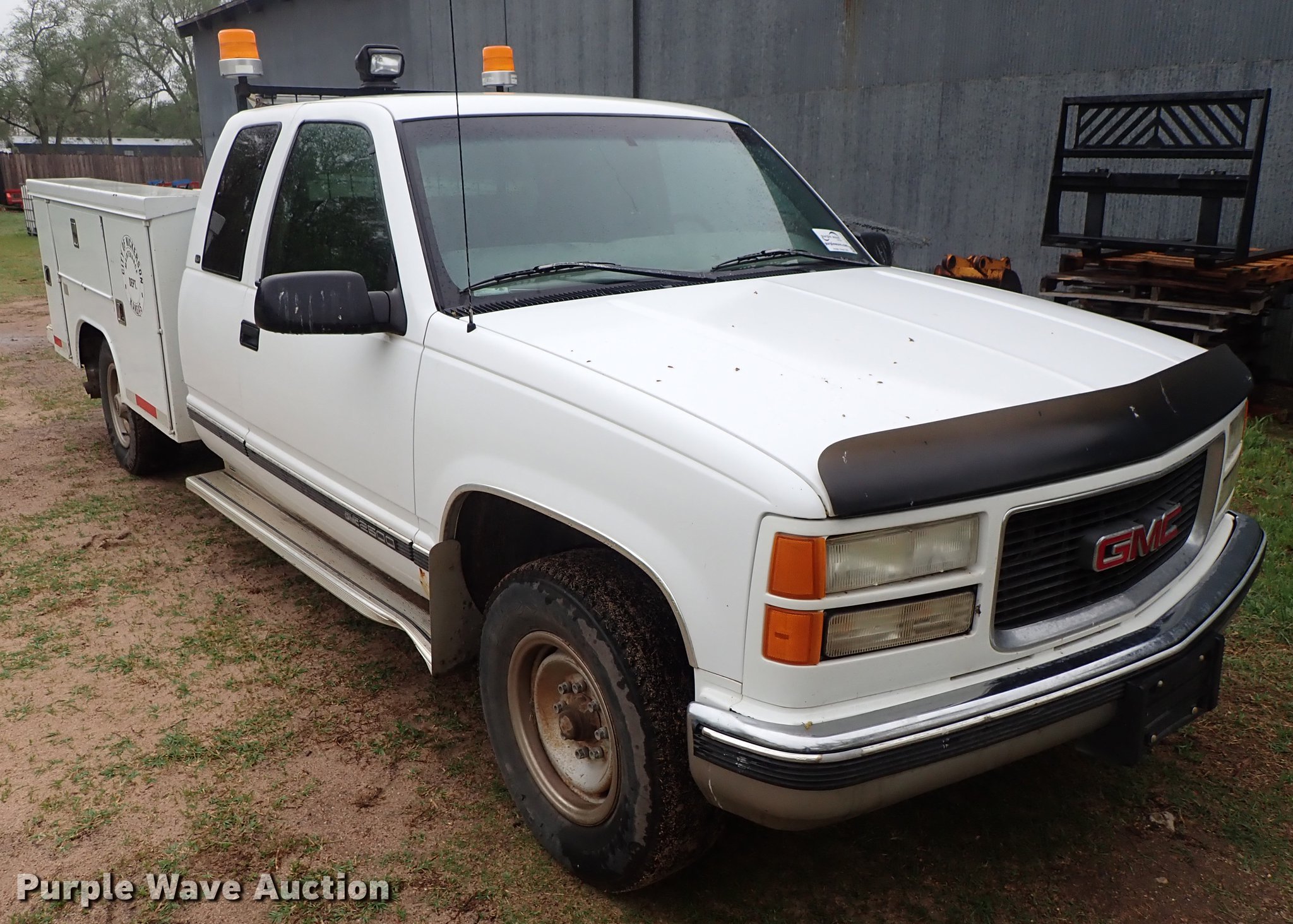 1997 GMC Sierra 2500 Ext. Cab utility bed pickup truck in Nickerson, KS