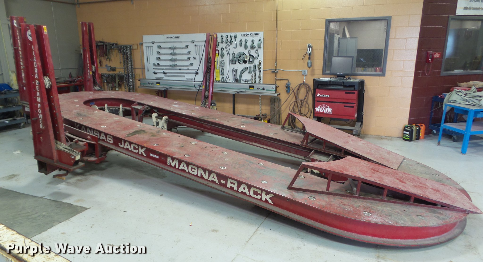 Kansas Jack Magna Rack 4 tower frame machine with Blackhawk Shark