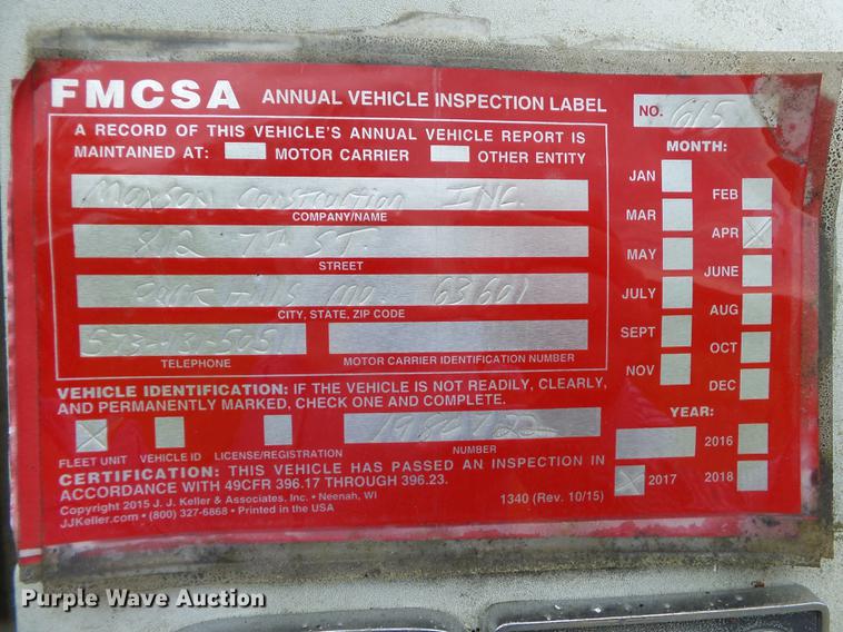 image for item CD9617 1984 International S1900 oil distributor truck