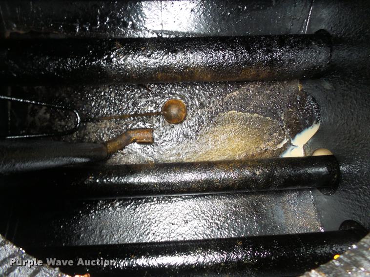 image for item CD9617 1984 International S1900 oil distributor truck