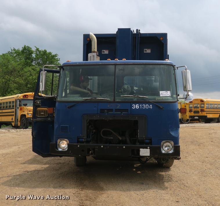 image for item DB8790 2003 Autocar WX refuse truck