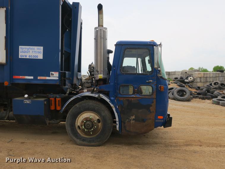 image for item DB8790 2003 Autocar WX refuse truck