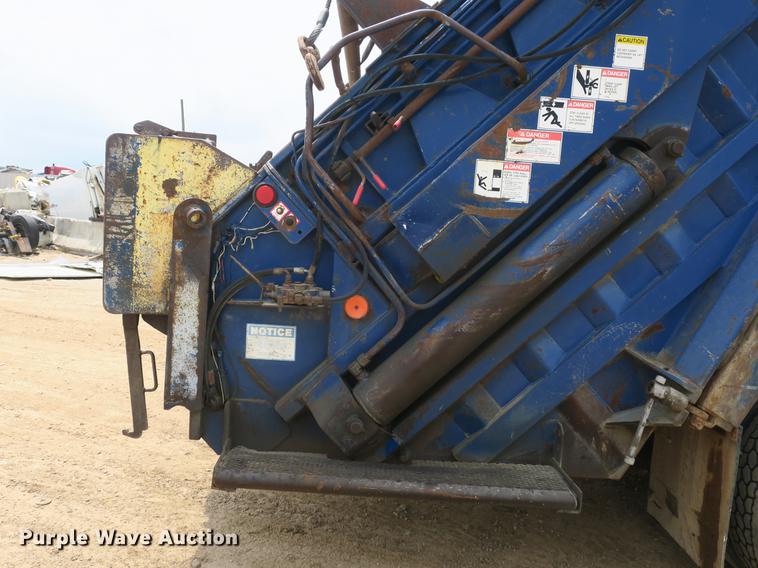 image for item DB8790 2003 Autocar WX refuse truck