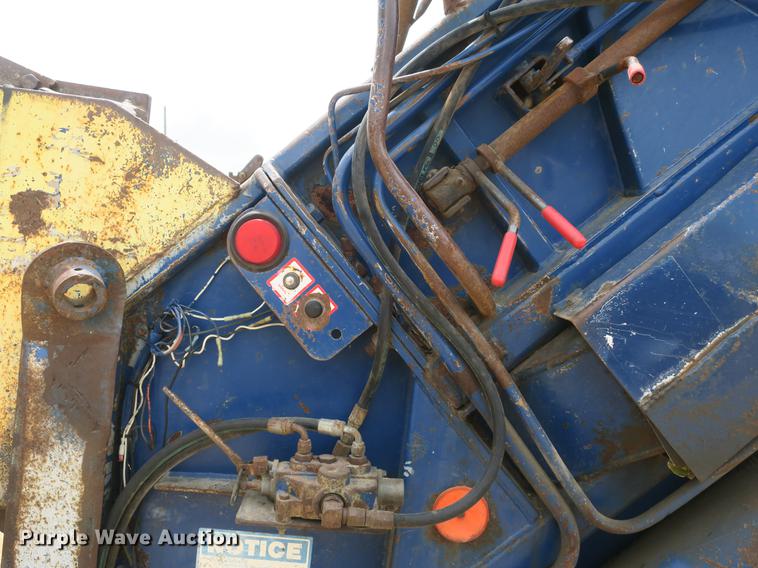 image for item DB8790 2003 Autocar WX refuse truck