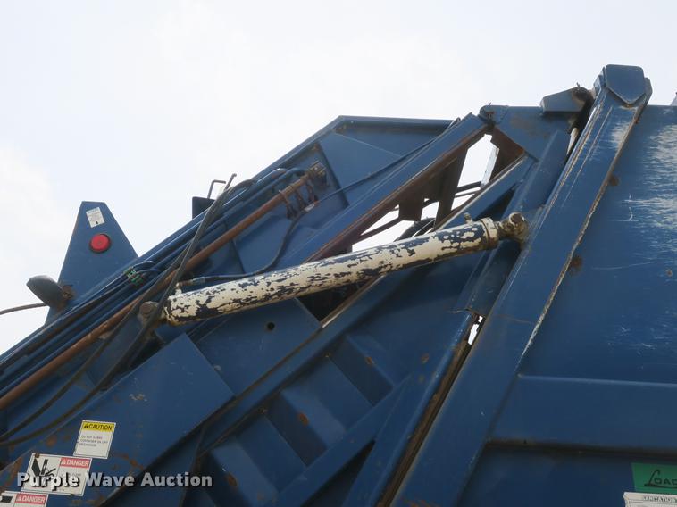 image for item DB8790 2003 Autocar WX refuse truck