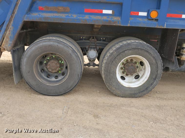 image for item DB8790 2003 Autocar WX refuse truck