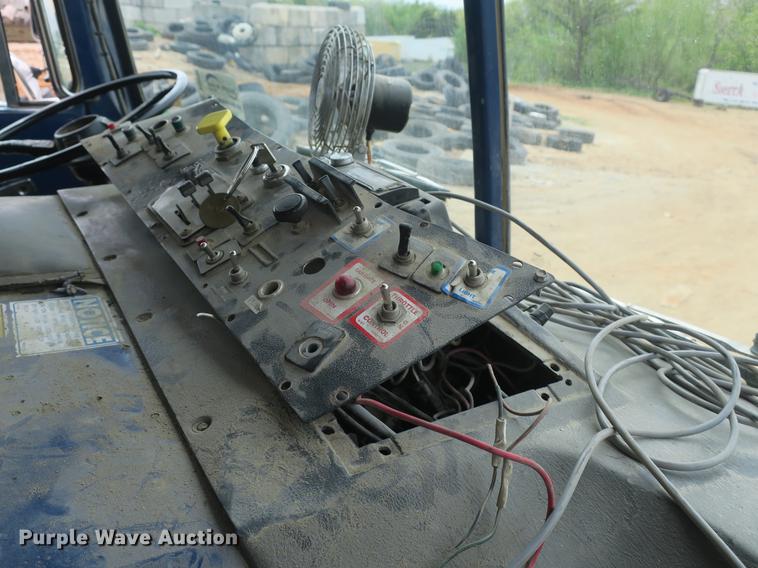 image for item DB8790 2003 Autocar WX refuse truck