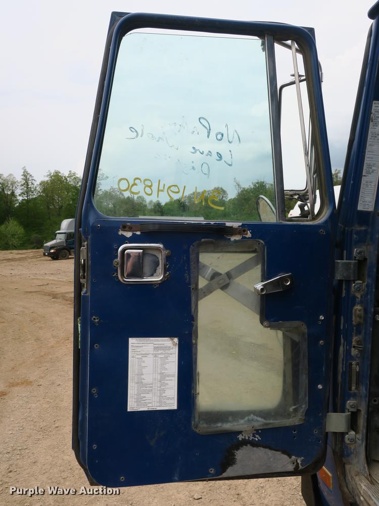 image for item DB8790 2003 Autocar WX refuse truck