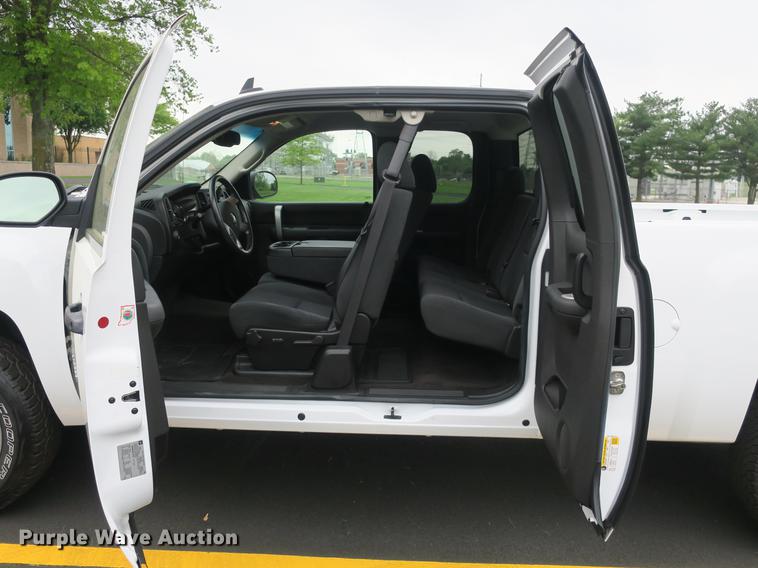 image for item DB8791 2009 Chevrolet Silverado 1500 Ext. Cab pickup truck