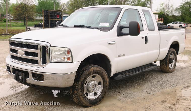 image for item DB8795 2006 Ford F250 Super Duty SuperCab pickup truck