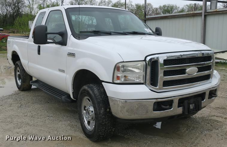 image for item DB8795 2006 Ford F250 Super Duty SuperCab pickup truck