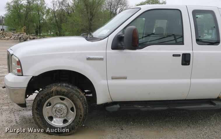 image for item DB8795 2006 Ford F250 Super Duty SuperCab pickup truck