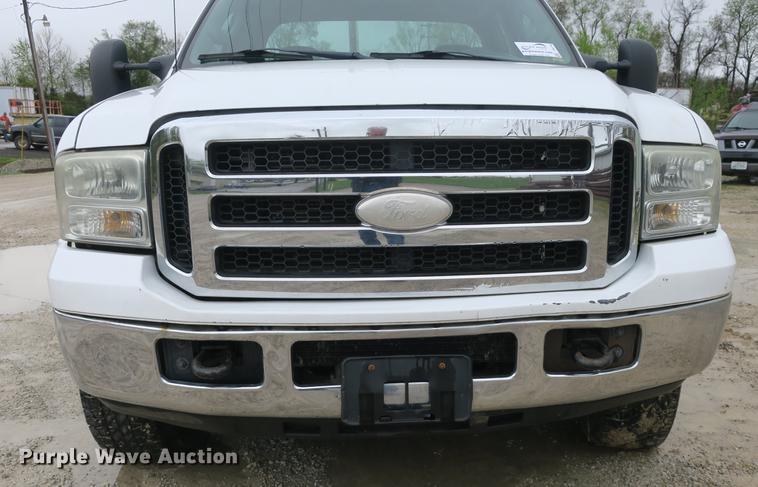 image for item DB8795 2006 Ford F250 Super Duty SuperCab pickup truck