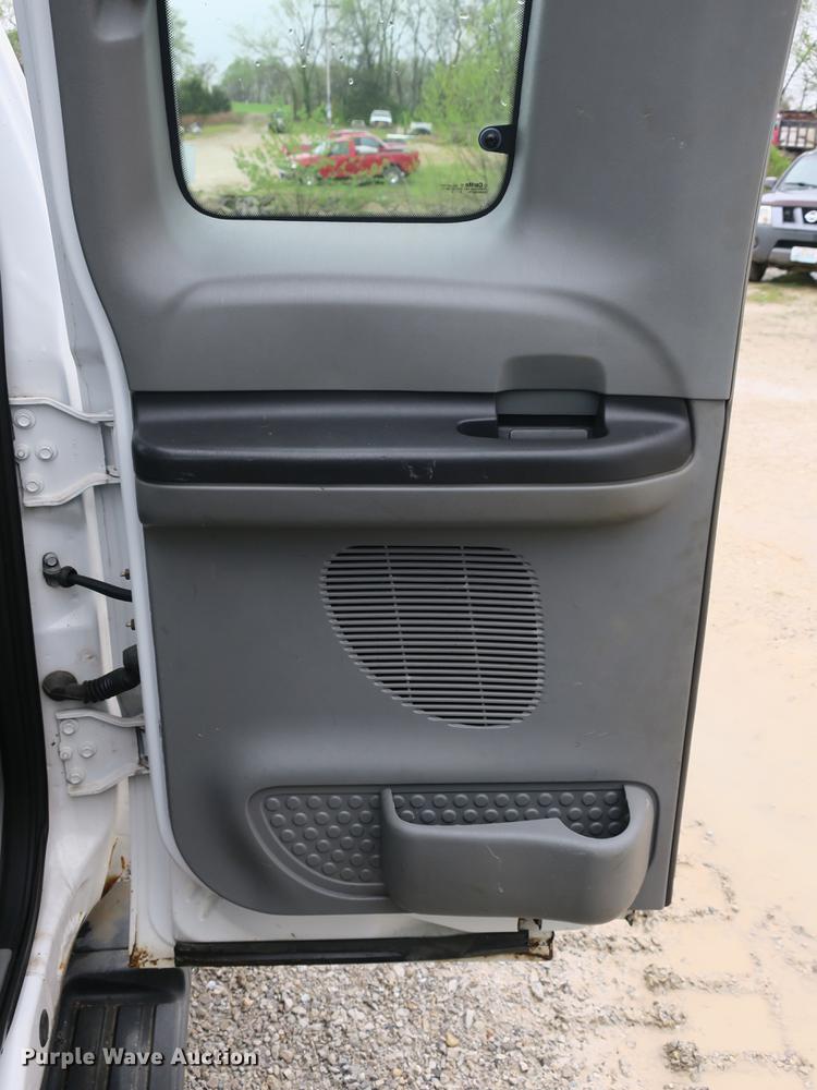 image for item DB8795 2006 Ford F250 Super Duty SuperCab pickup truck