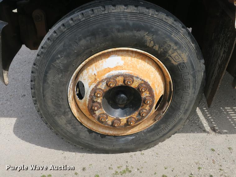 image for item DB8801 1990 GMC C6000 flat dump bed truck