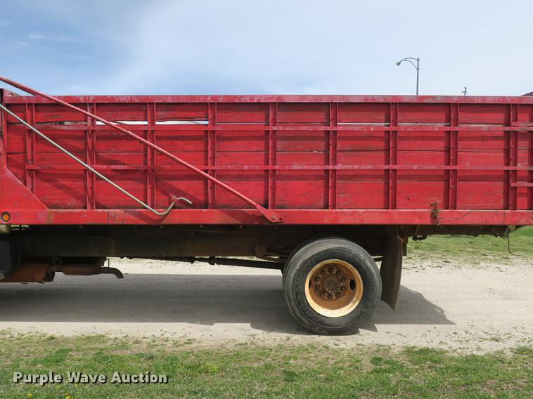 image for item DB8801 1990 GMC C6000 flat dump bed truck