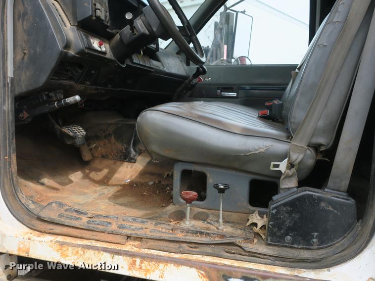 image for item DB8801 1990 GMC C6000 flat dump bed truck