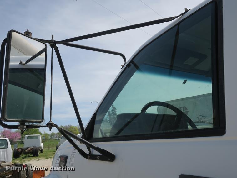 image for item DB8803 2000 GMC C6500 box truck