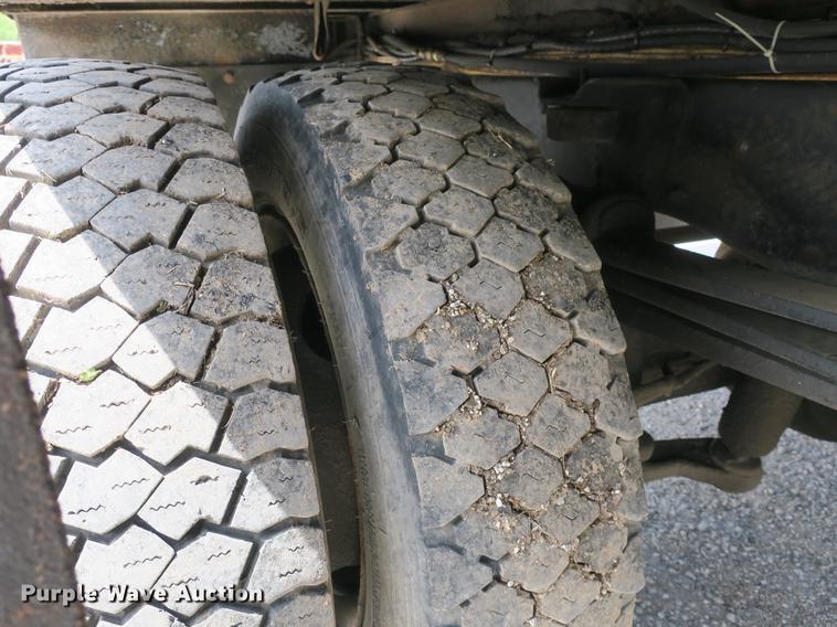 image for item DB8803 2000 GMC C6500 box truck