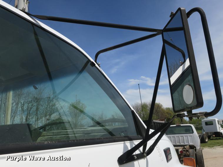 image for item DB8803 2000 GMC C6500 box truck