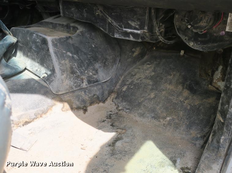 image for item DB8803 2000 GMC C6500 box truck