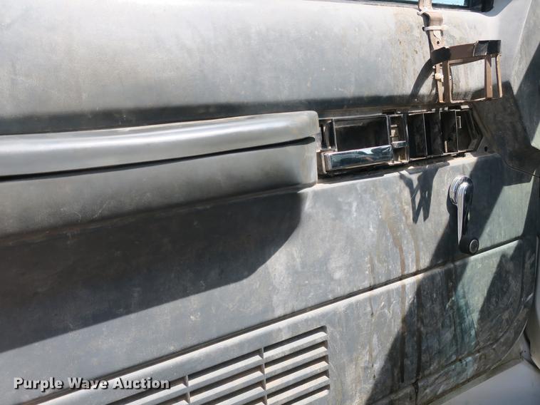 image for item DB8803 2000 GMC C6500 box truck