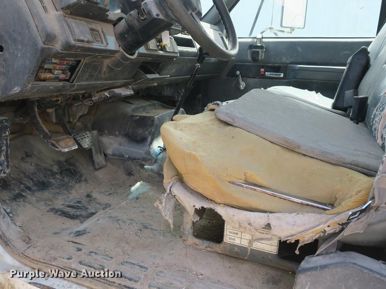 image for item DB8803 2000 GMC C6500 box truck