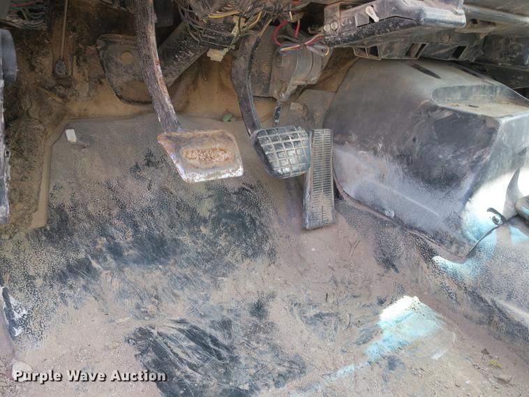 image for item DB8803 2000 GMC C6500 box truck