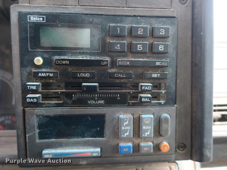 image for item DB8803 2000 GMC C6500 box truck