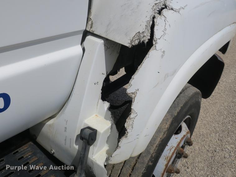 image for item DB8803 2000 GMC C6500 box truck