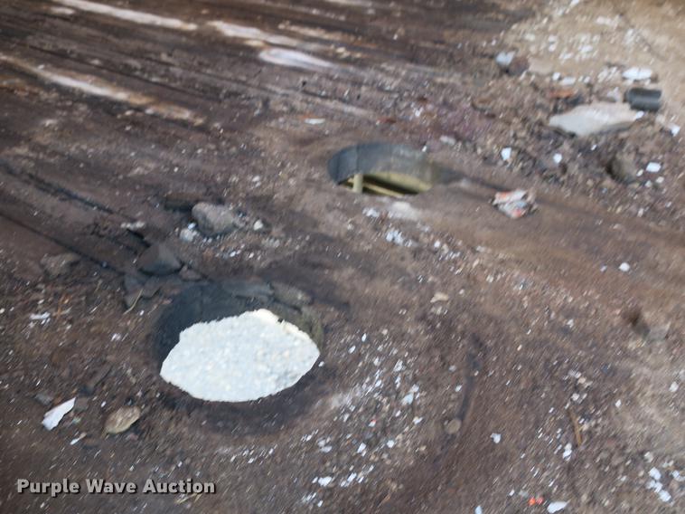 image for item DB8803 2000 GMC C6500 box truck