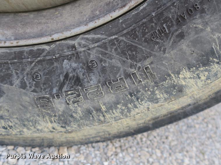 image for item DB8804 2001 GMC T6500 box truck