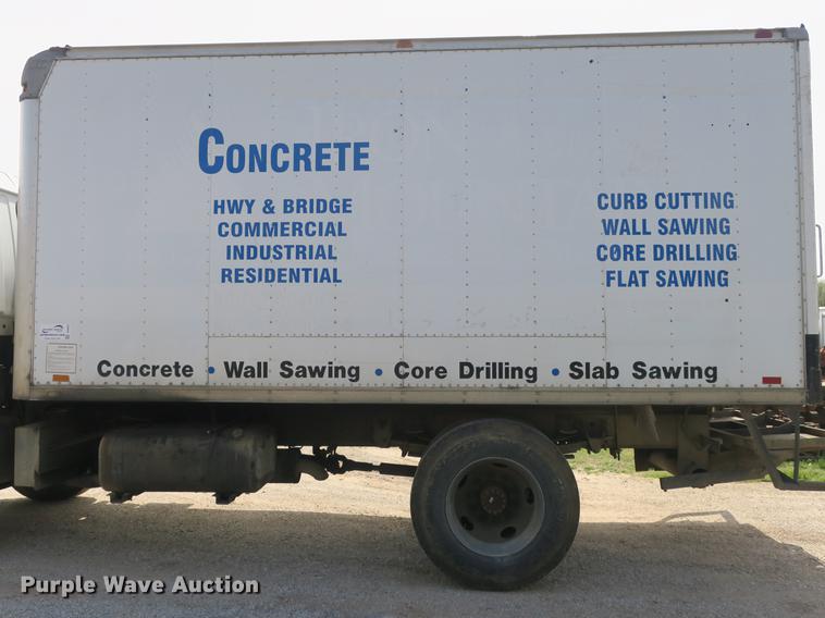 image for item DB8804 2001 GMC T6500 box truck