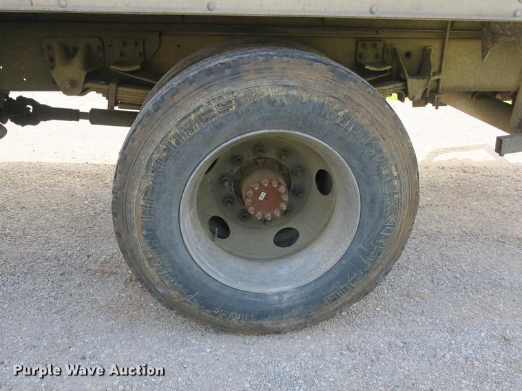 image for item DB8804 2001 GMC T6500 box truck