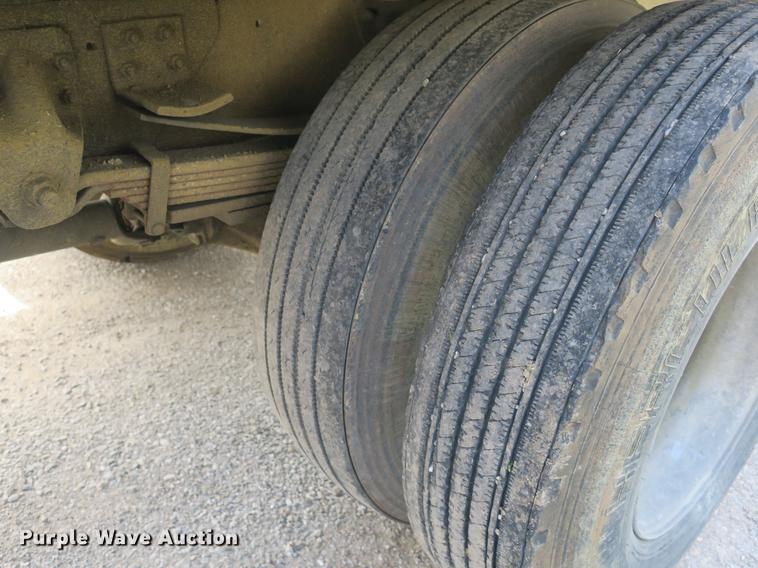 image for item DB8804 2001 GMC T6500 box truck