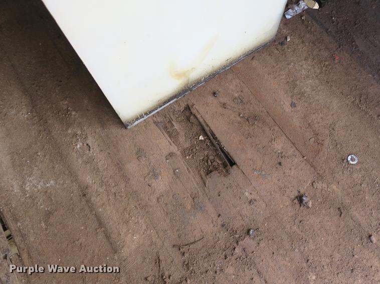 image for item DB8804 2001 GMC T6500 box truck