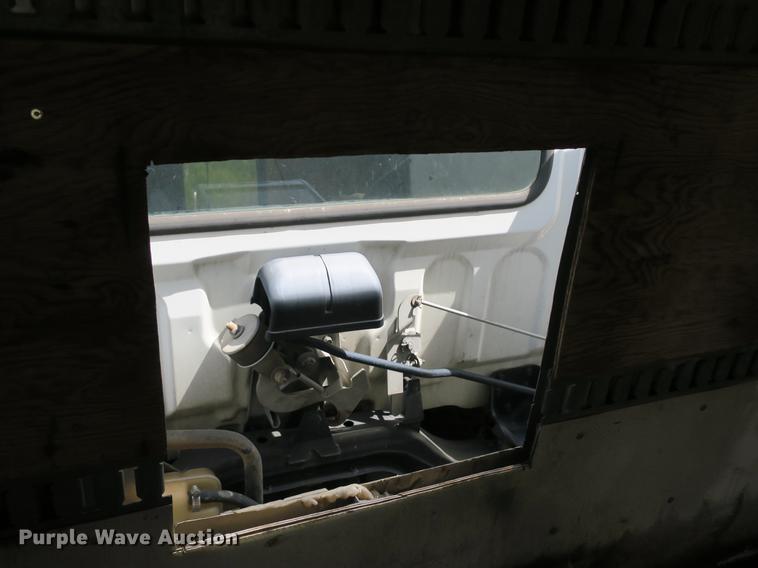 image for item DB8804 2001 GMC T6500 box truck