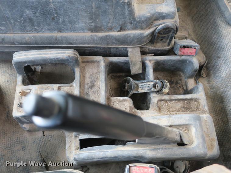 image for item DB8804 2001 GMC T6500 box truck